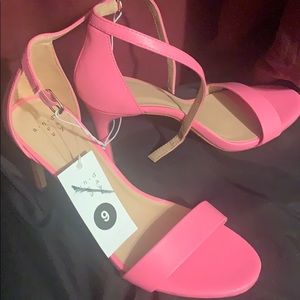 Never Worn!!! Pink heels !!! Size 9